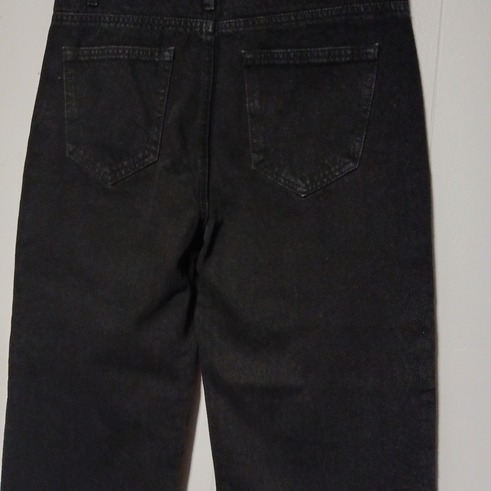 F-way brand NWT ladies black capris. - Picture 5 of 9